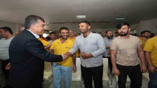Gül ile Fadıloğlu, işçileri ve esnafla bir araya gelerek sorunlarını dinledi