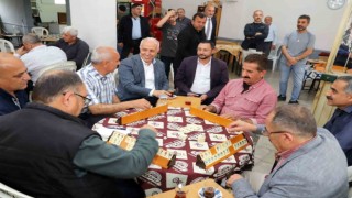 Gültak, gençlerle sohbet etti, esnafı dinledi