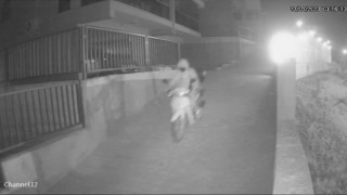 Güvenlik kameralıyla dolu siteye girip motosikleti böyle çaldı