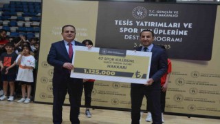 Hakkaride 48 spor kulübüne 1 milyon 125 bin TL nakdi destek