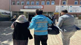 Hasta seçmenler ekiplerin yardımıyla sandığa gitti