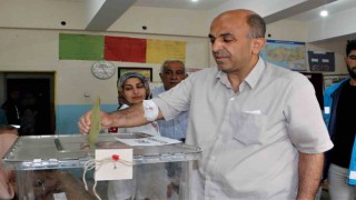 Hastalığı vatandaşlık görevine engel tanımadı