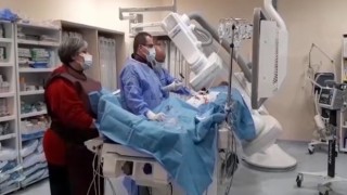 Hava ambulansıyla nakledilen hasta: “Eskiden at arabasıyla geliyorduk hastaneye, şimdi devletimiz bizi helikopter ile getiriyor”