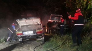 İki traktör ve bir otomobil alev alev yandı