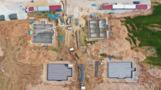 İkinci depremin merkezi Elbistanda köy evlerinin temelleri yükseliyor