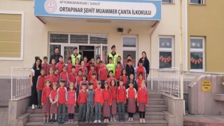 İlkokul öğrencilerine trafik eğitimi verildi