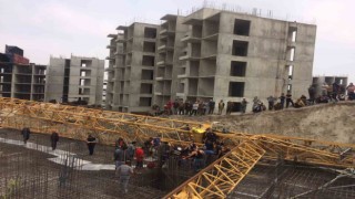 İnşaat şantiyesinde vinç devrildi: 1 kişi yaralandı