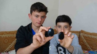 İşitme cihazları bozulan kardeşler yeniden duymak istiyor