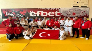 İşitme engelli judoculardan takımlarda iki madalya