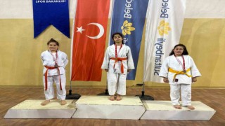 İstanbul Süper Minikler İl Şampiyonasında Büyükçekmeceyi temsil eden sporcular 1 altın 1 bronz madalya kazandı