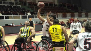 İzmir Büyükşehir Belediyespor play-off final serisini eşitledi