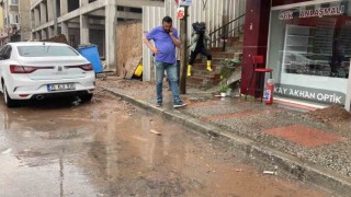 İzmir Çiğliyi vuran yağış sonrası esnaftan belediyelere isyan