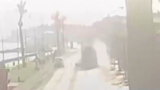İzmirde 1 kişinin öldüğü 6 kişinin yaralandığı kaza anı kamerada