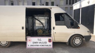 İzmirde akaryakıtta kullanılan 2 bin 500 litre atık yağ ele geçirildi