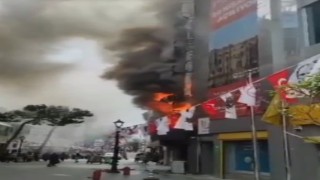 İzmirde bir lokanta alev alev yandı