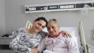 İzmirde hastanede unutulmaz Anneler Günü