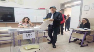İzmirde seçim günü 15 bin 749 personel görevde