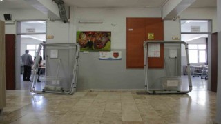 İzmirde seçim sandıkları kuruluyor