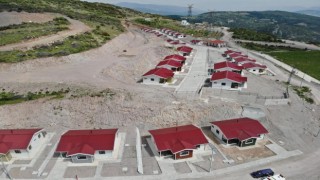 İzmirdeki heyelan mağdurları yeni evlerine kavuştu