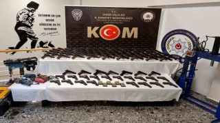 İzmirdeki yasa dışı silah ticareti operasyonunda 4 tutuklama
