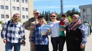 Jandarma özel çocukları unutmadı