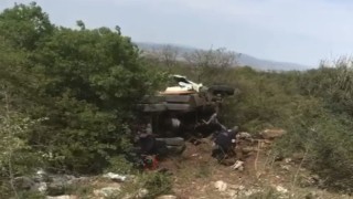 Kamyon şarampole uçtu, sürücüsü yaralandı