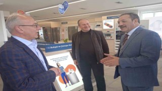 Karataş, seçim çalışmalarını merkezde sürdürdü