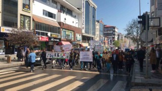 Karsta engelliler için farkındalık yürüyüşü