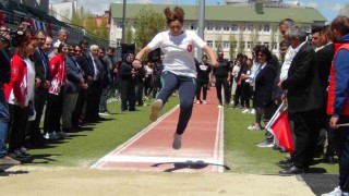 Karsta özel sporcuların şampiyonluk mücadelesi