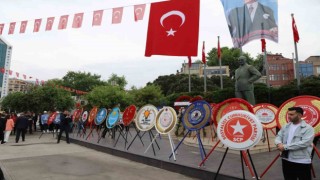 Kartalda 19 Mayıs kutlamaları Atatürk Heykeline çelenk sunumu ile başladı