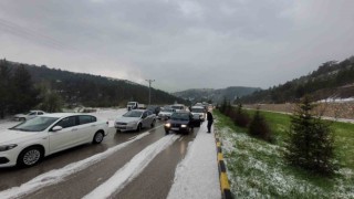 Kastamonuda fındık büyüklüğündeki dolu sürücülere zor anlar yaşattı