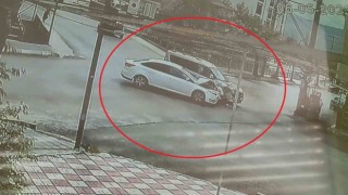 Kastamonuda hafif ticari araç ile otomobil çarpıştı: 3 yaralı