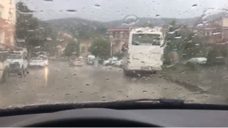 Kastamonuda sağanak yağış ve fırtına etkili oldu