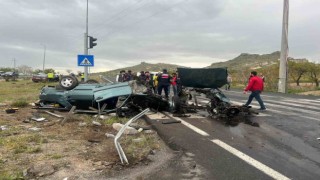 Kaza yapan Tofaş marka otomobil ikiye bölündü