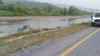 Kaza yaptığı tarım aracını terk edip kayıplara karıştı