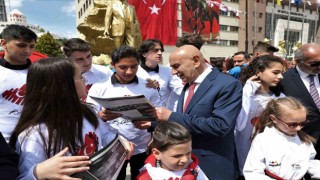 Keçiören Belediye Başkan Altınok Atatürkü andı ve gençleri tebrik etti