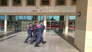 Kendini kamu görevlisi gibi tanıttı, yaşlı vatandaşların kabusu oldu