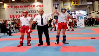 Kick Boksta Kuşadasına dünya birinciliği geldi