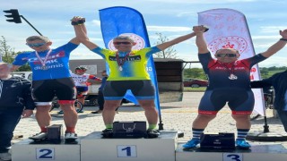 Kırmızı-beyaz pedallardan Bursada iki üçüncülük