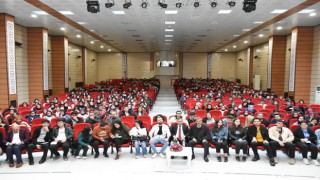 Kişisel Gelişim Uzmanı İpek, öğrencilerle buluştu