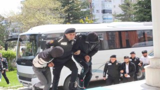 Kökünü Kurutma operasyonunda yakalanan 112 kişi adliyeye sevk edilmeye başlandı