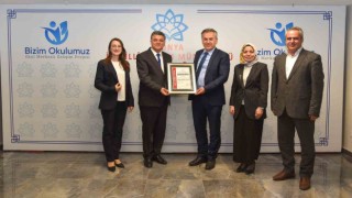 Konya İl Milli Eğitim Müdürü Yiğit kurumlara ISO 45001:2018 belgesini teslim etti