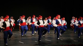 Küçükçekmecede Halk Oyunları Festivaline büyük ilgi