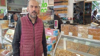 Kuruyemişçi esnafında düğün çerezi mesaisi yaşanıyor