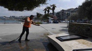 Kuşadası Belediyesinin temizlik mesaisi aralıksız sürüyor