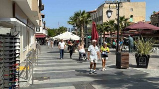 Kuşadasında esnaf seçimde oyunu kullandı, işinin başına döndü