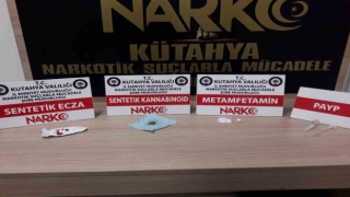 Kütahyada şüphe üzerine durdurulan 2 şahsın üzerinde uyuşturucu çıktı