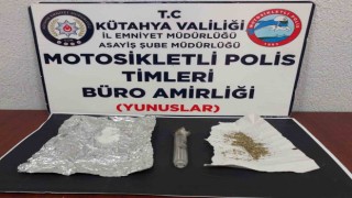 Kütahyada Yunus Timleri bir kişinin üzerinde uyuşturucu ele geçirdi