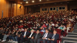 Lise öğrencilerinden konferansa yoğun ilgi