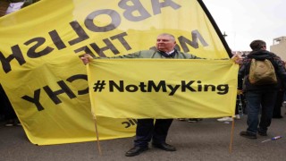 Londradaki monarşi karşıtı eylemde 52 gözaltı